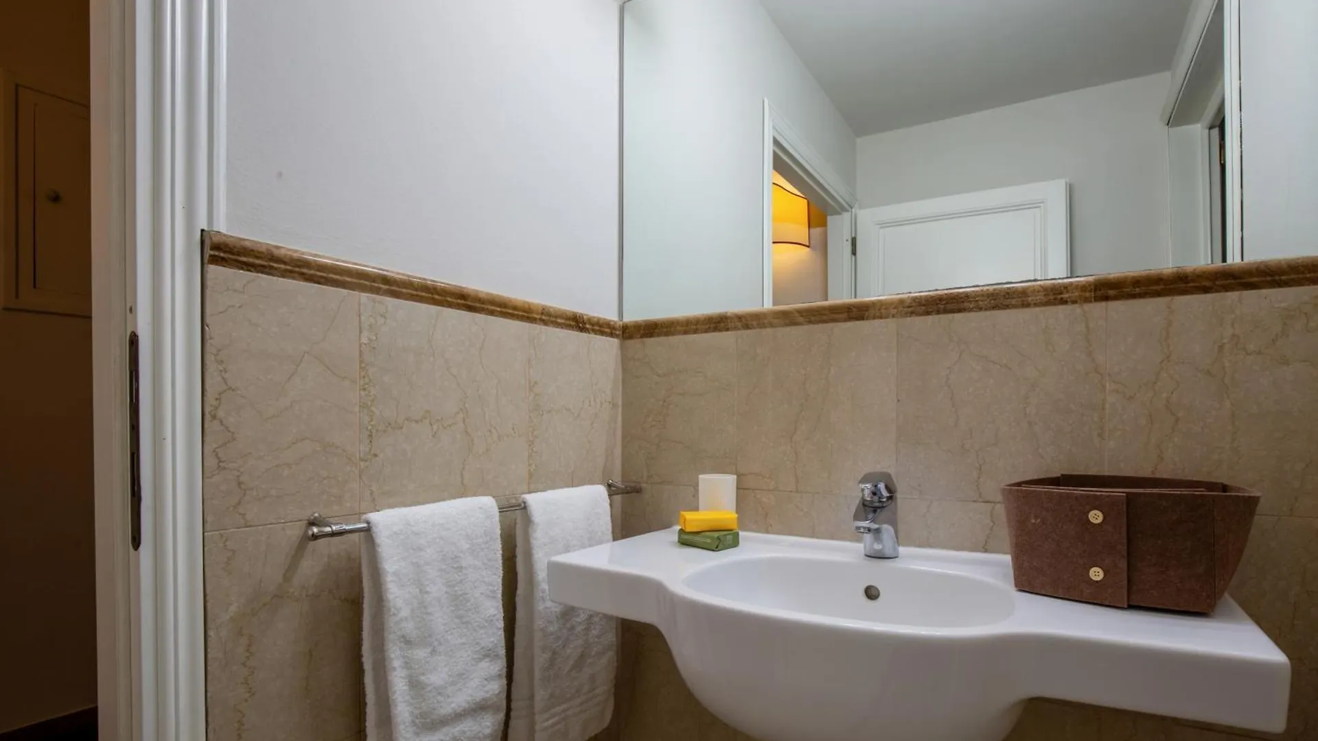 Rondinelli Charme Prestige Apartment Florence Italy
